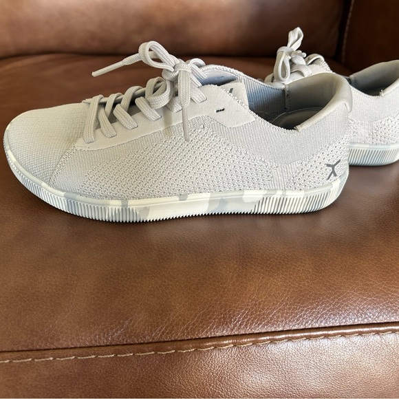 Flux Adapt Trainers Knit Sneakers in Light Gray - Picture 2 of 4